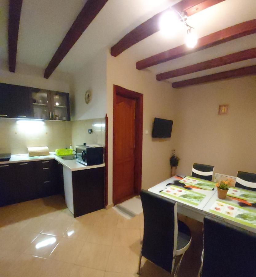 Appartement Melinda Nyaralohaz à Balatonkenese Extérieur photo